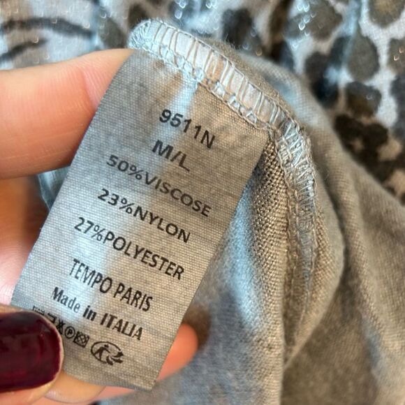 TEMPO PARIS WOMANS SWEATER M/L grey metallic silver zebra print Italy 9511n - Picture 4 of 12